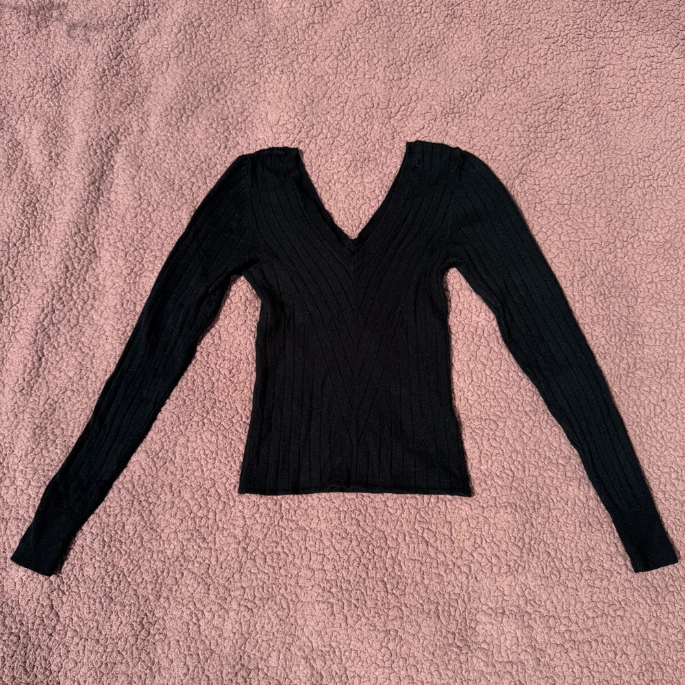 URBAN OUTFITTERS Black V-Neck Ribbed Sweater